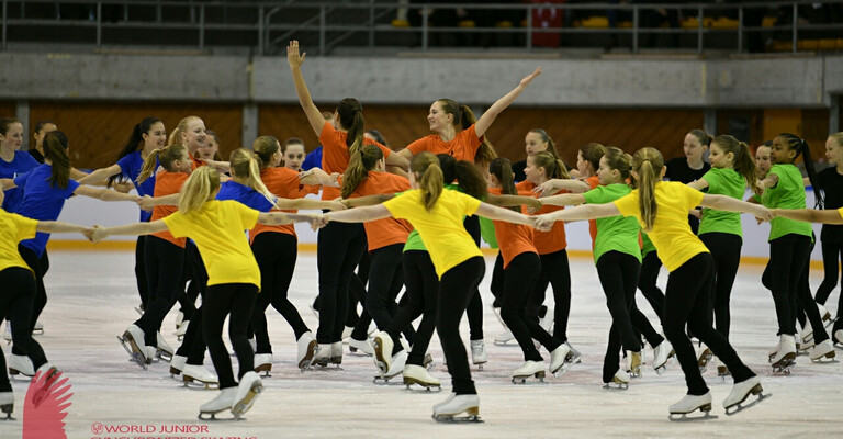 Tag 2 der ISU World Junior Synchronized Skating Championships in Neuchâtel